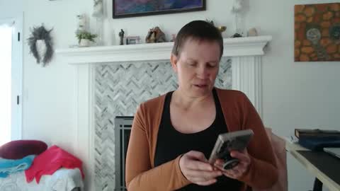 Aurora Willows online show from April 2026 07:29:02 PM