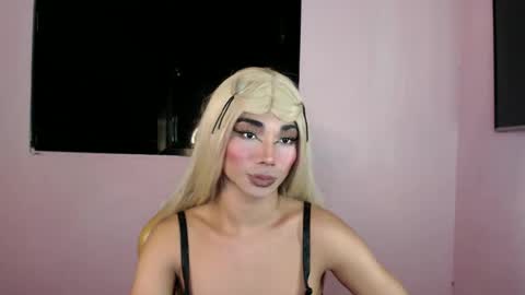 Snapshot of 18_nicole chatting on February 2025 06:24:02 PM barbie online show from February 2025 06:24:02 PM