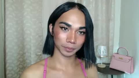 Snapshot of 18_nicole chatting on November 2025 12:04:02 PM barbie online show from November 2025 12:04:02 PM