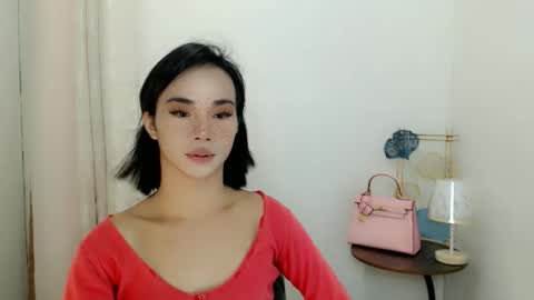 Snapshot of 18_nicole chatting on November 2025 02:44:01 AM barbie online show from November 2025 02:44:01 AM