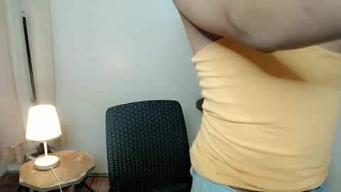 Snapshot of 18_nicole chatting on November 2025 04:18:02 PM barbie online show from November 2025 04:18:02 PM