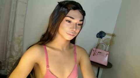 Snapshot of 18_nicole chatting on November 2025 04:57:01 AM barbie online show from November 2025 04:57:01 AM