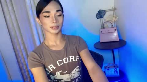 Snapshot of 18_nicole chatting on December 2025 12:04:01 AM barbie online show from December 2025 12:04:01 AM