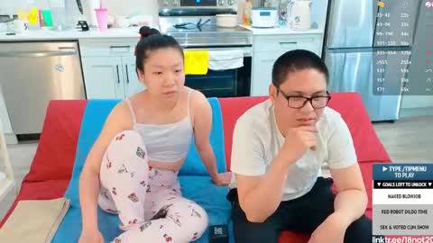 Snapshot of 18not20 chatting on June 2026 01:28:02 AM Tong Ralph online show from June 2026 01:28:02 AM