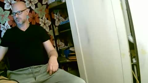 Snapshot of 1hotbaldguy chatting on February 2026 06:54:02 AM 1hotbaldguy online show from February 2026 06:54:02 AM