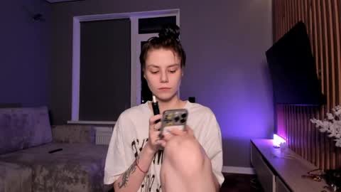 Lily 3 online show from April 2026 08:25:02 PM