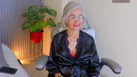 Snapshot of 1miss_monserrate chatting on July 2026 02:22:02 PM Miss Monserrate online show from July 2026 02:22:02 PM