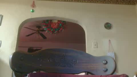 Snapshot of 1pizza_n_3beers chatting on December 2025 11:23:01 PM Pizza online show from December 2025 11:23:01 PM