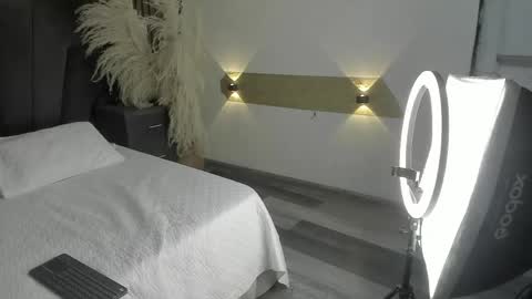 3X NAXAA online show from April 2026 01:28:02 PM