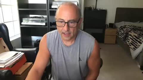 daddy vegas  for single women and couples here online show from April 2026 06:34:01 PM