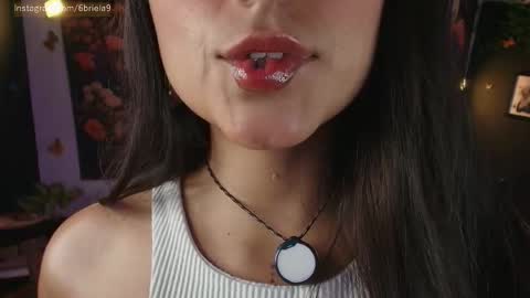 B R I E L A  online show from April 2026 05:16:01 AM