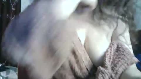 Lilu online show from April 2026 09:28:01 PM