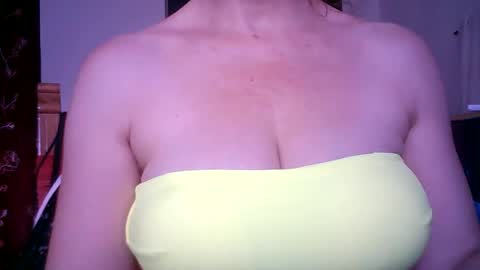 Snapshot of 77lilu chatting on June 2026 10:26:01 AM Lilu online show from June 2026 10:26:01 AM