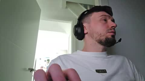 8inchdude93 online show from April 2026 09:37:02 AM