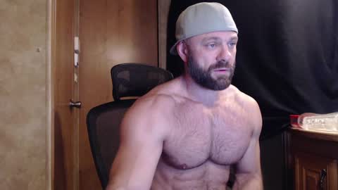 Snapshot of 9fat_inches chatting on January 2025 03:59:01 AM 9 fat inches online show from January 2025 03:59:01 AM