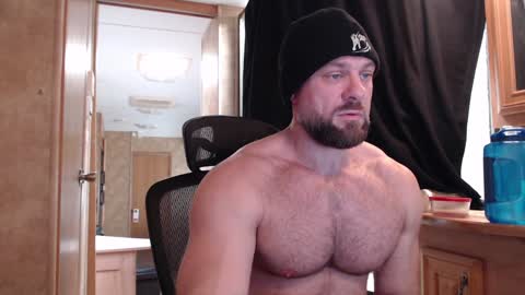 Snapshot of 9fat_inches chatting on February 2025 08:35:02 PM 9 fat inches online show from February 2025 08:35:02 PM