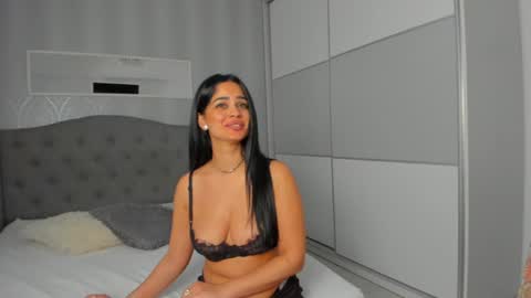 Adelle online show from January 2025 12:44:02 PM