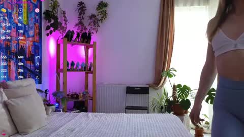 Mia online show from April 2026 01:45:01 PM