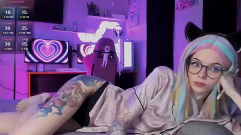 Olivia Subscribe to my Fansly -   online show from October 2025 01:05:02 AM