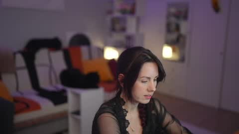 Lili online show from April 2026 09:23:01 AM