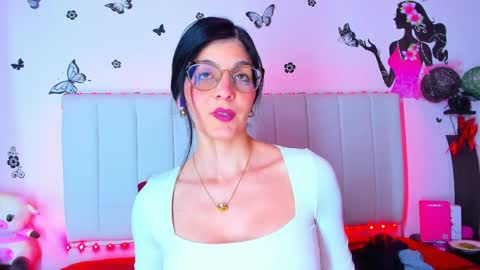 Carolina  online show from March 2026 05:34:02 PM