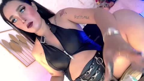 Snapshot of _caroline69 chatting on February 2026 06:28:02 AM Caroline online show from February 2026 06:28:02 AM