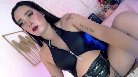 Snapshot of _caroline69 chatting on February 2026 06:17:01 AM Caroline online show from February 2026 06:17:01 AM