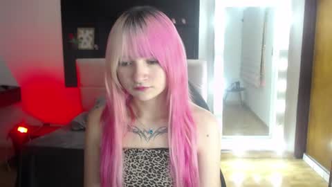 Snapshot of _charlotte_collins_ chatting on July 2026 04:44:02 PM _charlotte_collins_ online show from July 2026 04:44:02 PM