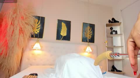 _cinnamon_star online show from January 2026 07:06:02 PM