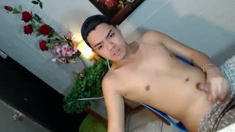 Snapshot of _cumwithrussel chatting on June 2026 01:49:01 AM Russ online show from June 2026 01:49:01 AM