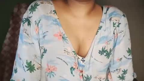 Snapshot of _dreamgirl_0 chatting on June 2026 02:17:01 AM _dreamgirl_0 online show from June 2026 02:17:01 AM