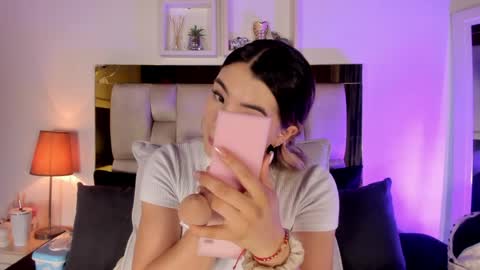 Isabella online show from March 2026 12:11:01 PM