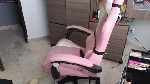 we are hot friends online show from February 2025 01:26:02 PM