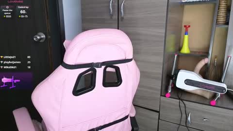 we are hot friends online show from February 2025 10:14:01 PM