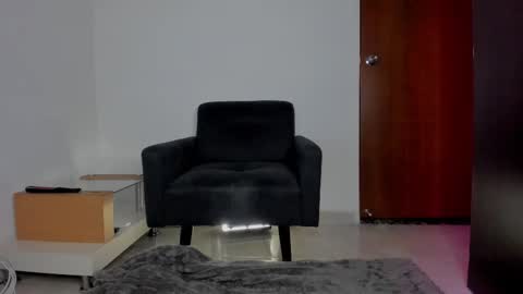 Snapshot of _isabella99_ chatting on February 2026 05:02:02 AM Isabella online show from February 2026 05:02:02 AM