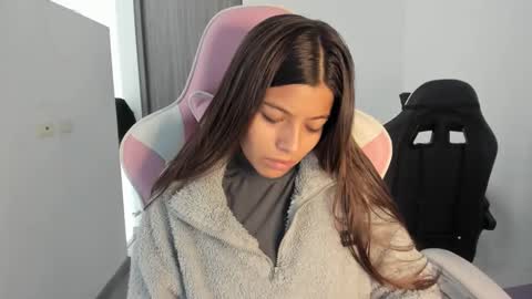 khloe sweet online show from October 2025 02:07:02 PM