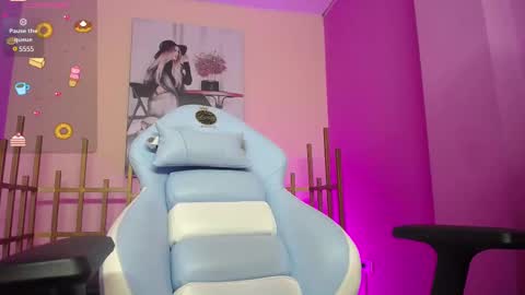 _kur0mi_ online show from February 2025 05:07:01 PM