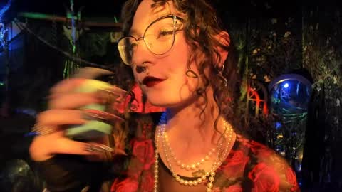 Lady Luna online show from April 2026 07:44:02 PM