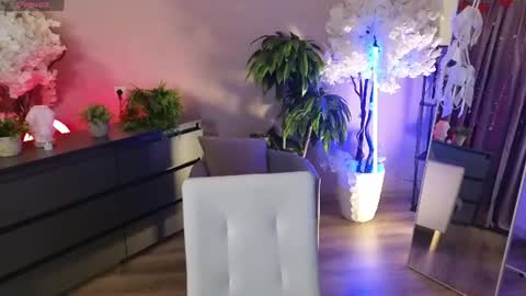 Snapshot of _liilcrystal_ chatting on July 2026 07:49:02 PM _liilcrystal_ online show from July 2026 07:49:02 PM
