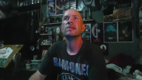 Snapshot of _longfellow chatting on June 2026 04:59:02 AM That guy online show from June 2026 04:59:02 AM