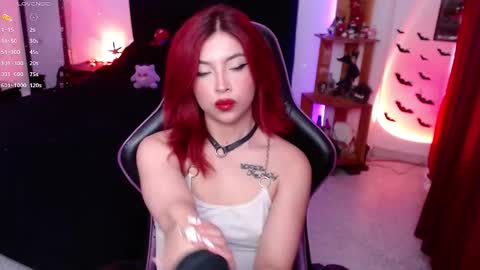 Queen.  Help me reach 100 thumbs up  online show from September 2025 07:27:01 PM