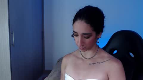  Luna  online show from March 2026 03:17:01 PM