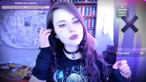 Mia online show from March 2026 03:33:01 AM