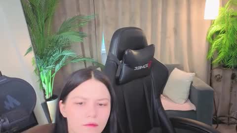 Emma  online show from February 2026 02:47:01 PM