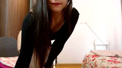 Snapshot of _mia_angel17 chatting on June 2026 06:16:01 PM MIA online show from June 2026 06:16:01 PM