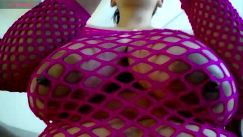  Mia  online show from April 2026 01:01:02 PM