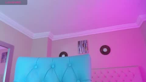 Paula online show from April 2026 11:32:01 AM