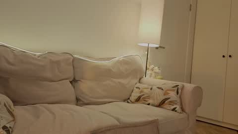 Kim online show from January 2026 05:01:02 AM