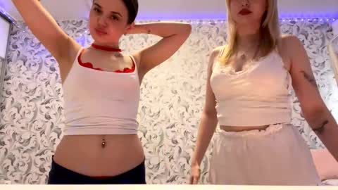 Snapshot of _mimilana_ chatting on April 2026 11:32:01 AM Lana online show from April 2026 11:32:01 AM