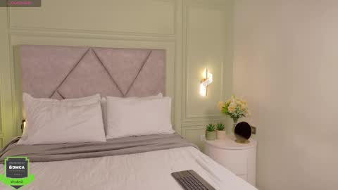 kimberley cruz online show from April 2026 12:36:02 PM